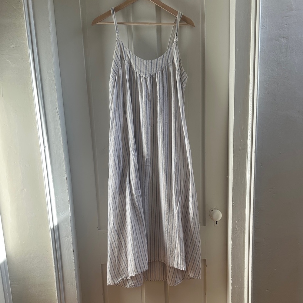 XiRENA Rumi Maxi Dress - Picture 2 of 5